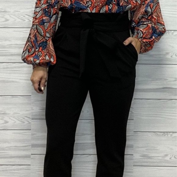 Paperbag Waist Ankle Pants - Black - Picture 2 of 3